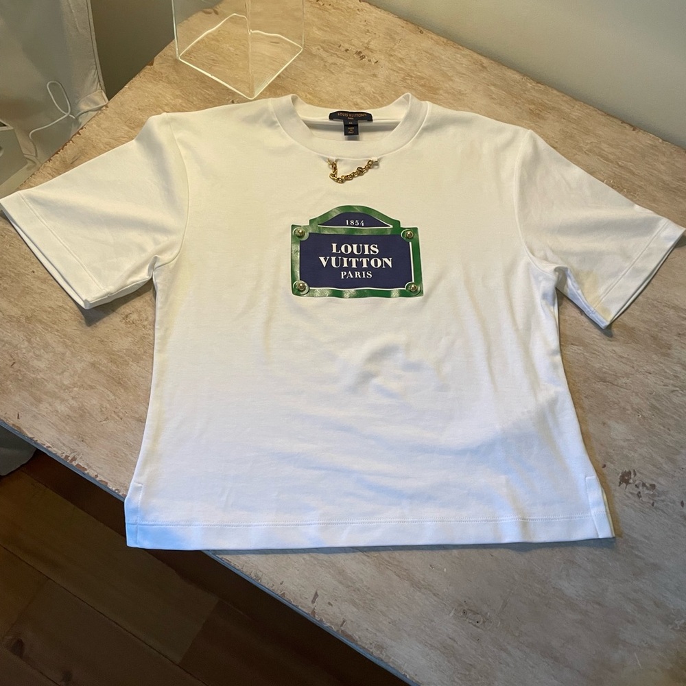 Louis Vuitton 1854 Logo T-Shirt with LV chain accent with LV Box Size M